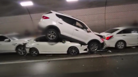 터널 연쇄 추돌에 만취 정차 차량 사고까지