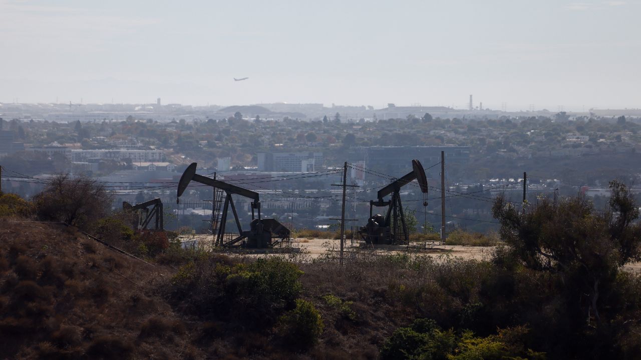 뉴욕 유가, 호르무즈 해협 개방 기대감에 5.3% 급락