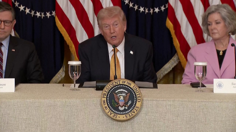 트럼프 "미군 주둔 한국, 호르무즈 파병해야…미중정상회담 연기 요청"