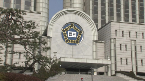 "화장실 빨리 나와" 소리에 격분...동생 살해한 남성 '징역 10년'