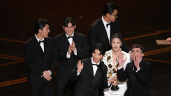 "K팝 팬들 분노할 것"…'케데헌' 오스카 수상 소감 중단에 외신도 비판