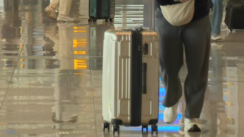 유류할증료 3배에 "여행 부담"…두바이 추가 결항도