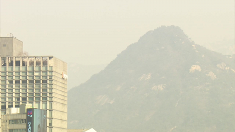 [날씨] 초미세먼지 평소 4배↑…오늘도 수도권 공기 '나쁨'