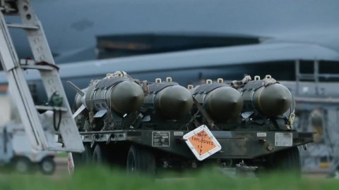 "호르무즈 근처 이란 미사일 기지에 '벙커버스터' 여러 발"