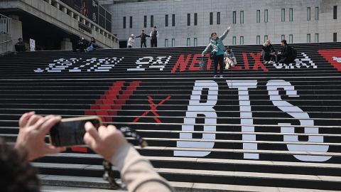 BTS 공연에 직장인들 연차 강요 잇따라…"노동법 위반 소지"