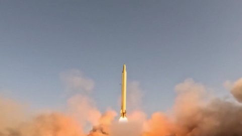 "미국 타격 미사일 개발에 수년"…트럼프 '즉각적 위협'과 배치