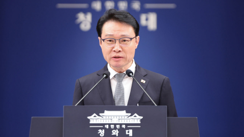 청와대 "이 대통령 '조폭연루설' 허위 확인...추후보도 요청"