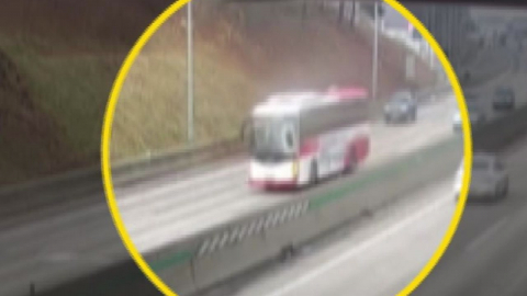  "아수라장 속 운전대 잡고 심폐소생술"…2차 참사 막은 버스 승객들