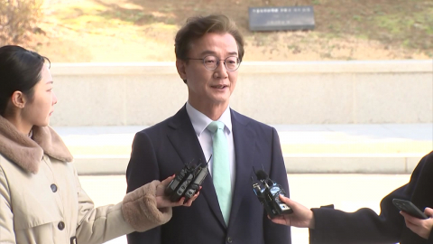 '통일교 금품' 전재수 의원 합수본 첫 조사…"아까운 시간 흘러"