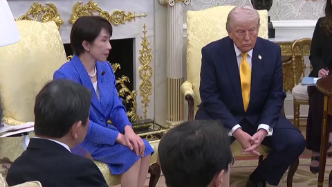 트럼프 "일본, 적극 나서야"…다카이치 "헌법 9조 설명·안보협력 약속"