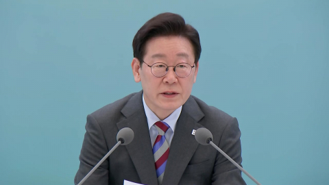 이 대통령, 중소기업인 만나 "활성화로 대도약"…\'순방 때 홍보\' 건의도