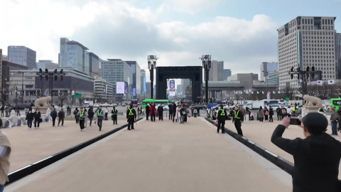 광화문 모이는 전 세계 '아미'들…곳곳 보랏빛 풍경