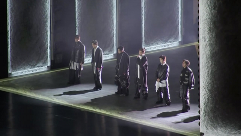 보랏빛 물결 속 광화문 공연 시작…'아리랑' 무대 주목