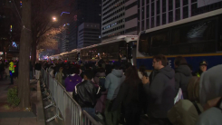 BTS 컴백 공연 종료...경찰, 4만 인파 해산 관리