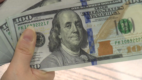 환율 1,517.3원 주간거래 마감…17년 만에 최고