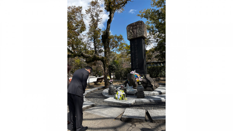 이혁 주일대사, 히로시마 한국인 원폭 희생자 위령비 참배