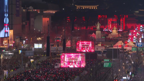 BTS 광화문 공연이 남긴 질문들…끝나고도 갑론을박