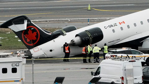 "미국 뉴욕 라과디아 공항 충돌 사고 직전 관제 혼선 가능성"