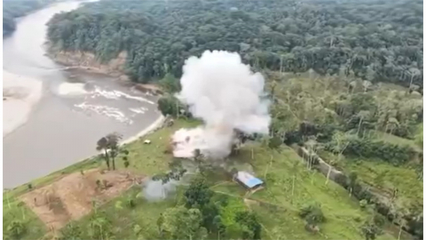 "마약조직 훈련장이라더니 젖소 목장"...에콰도르 폭격 작전 논란