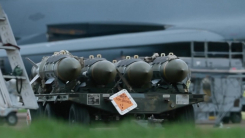 협상설 개의치 않는 난타전...전문가도 놀란 미사일 탄두 '경악...