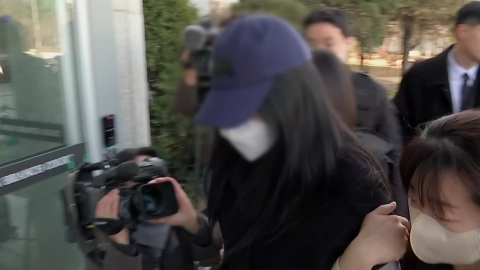 '목 졸라 숨지게 해' 친모 신상 비공개…내일 송치