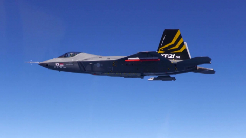 KF-21 양산 1호기 출고…"방산 4대 강국 도약 발판"