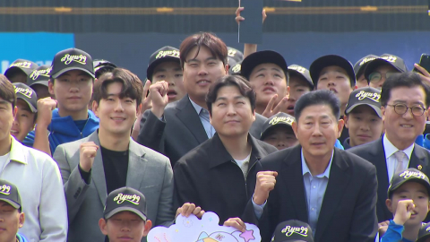 "내가 미래의 류현진!"…한화 동료들도 발벗고 나선 현장