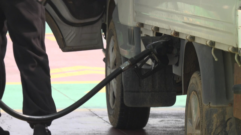 "오르기 전에 채우자"…고유가에 농촌도 '비상'