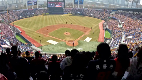 2년 연속 1,200만 관중 향해...프로야구 720경기 대장정 스타트