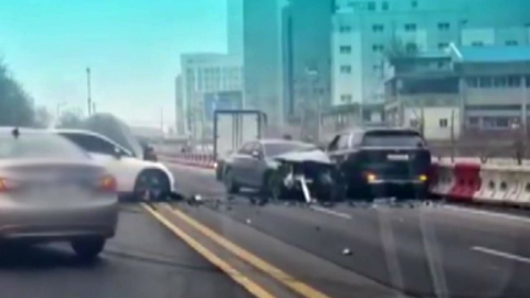 서부간선도로 사고로 차량 정체…부안 양계장에서 불