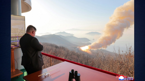 북, 신형 ICBM 엔진시험 공개…미 겨냥 무력시위？