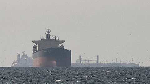 "사우디 원유도 호르무즈 통과"..."드문 통과" 후 파키스탄으로