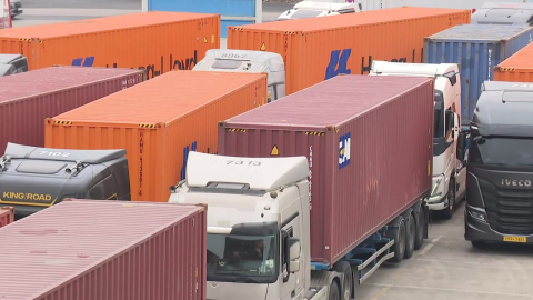 고유가에 화물차 기사들 한숨…"물동량 줄어 걱정"