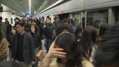 기름값 상승에 출퇴근 부담…"대중교통 이용 늘고 교통량은 줄어"