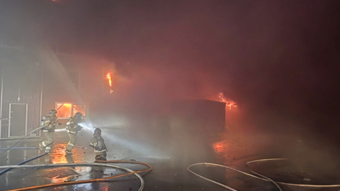 경기 광주 공장 화재로 5개 동 전소…빗길 교통사고도