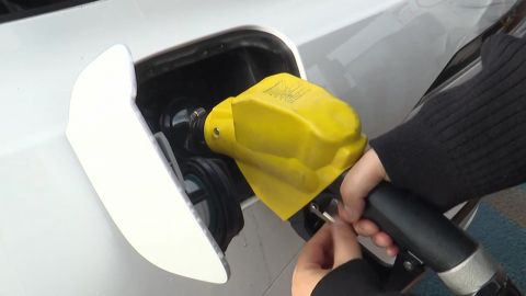 서울 휘발유 1,941원…김정관 "5부제보다 더한 조치 가능"