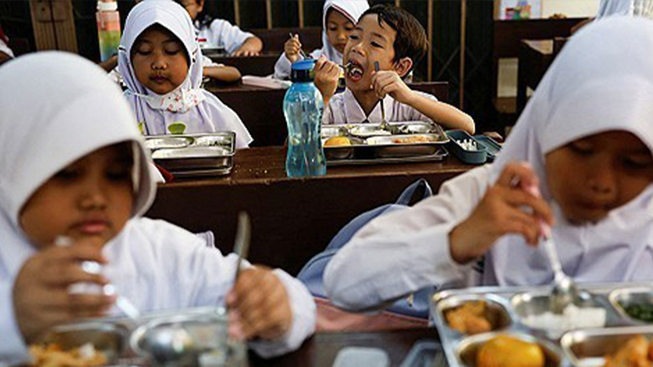 인도네시아, 중동발 물가 상승 압박에 무상급식 축소