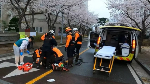 \'학원차서 내리자마자\'…아파트 내 횡단보도 건너던 9세 참변