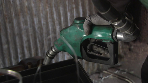 "사는 사람도, 파는 사람도 울상"…고유가에 갇힌 '골목 석유집'