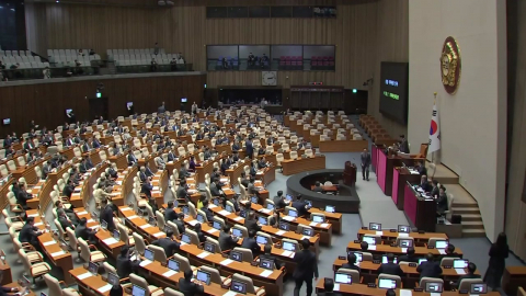 민주 "추경, 취약계층 응급 수혈"…국민의힘 "묻지 마 퍼주기"