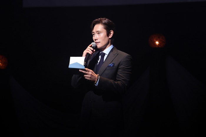 이병헌, 3년 만의 일본 팬미팅 성료…글로벌 발자취 총망라