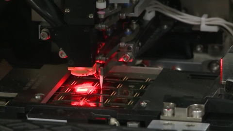 전쟁도 이긴 반도체…3월 수출 151%↑ 328억 달러 '역대 최대'