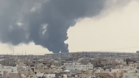 '33일째' 중동 여전히 포성…쿠웨이트 공항 피격 화재