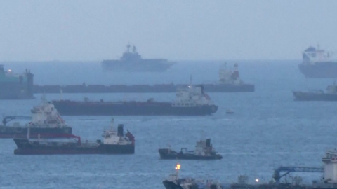 호르무즈 일대 유조선 연일 피격…한국인 선원 추가 하선