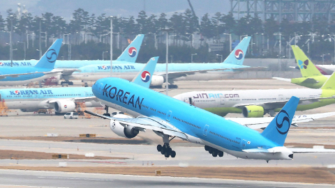 고유가에 3배 오른 유류할증료…"5월이 더 문제"