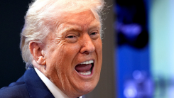 트럼프 "도움 안 되는 한국"...주한미군까지 거론하며 거센 불...