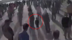 "12살짜리도 징집한다"...인간방패로 내몰린 이란 어린아이들 [...