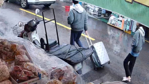 \'캐리어 시신\' 사건, 딸 지키려던 엄마의 비극적 죽음이었다