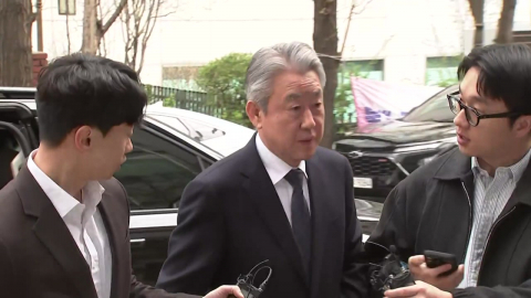 '뇌물 의혹' 강호동 농협회장 첫 소환…"성실히 조사"