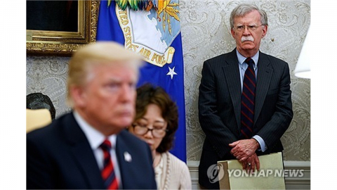 "이란 정권 교체해야"...미 보수, 트럼프에 전쟁 독려